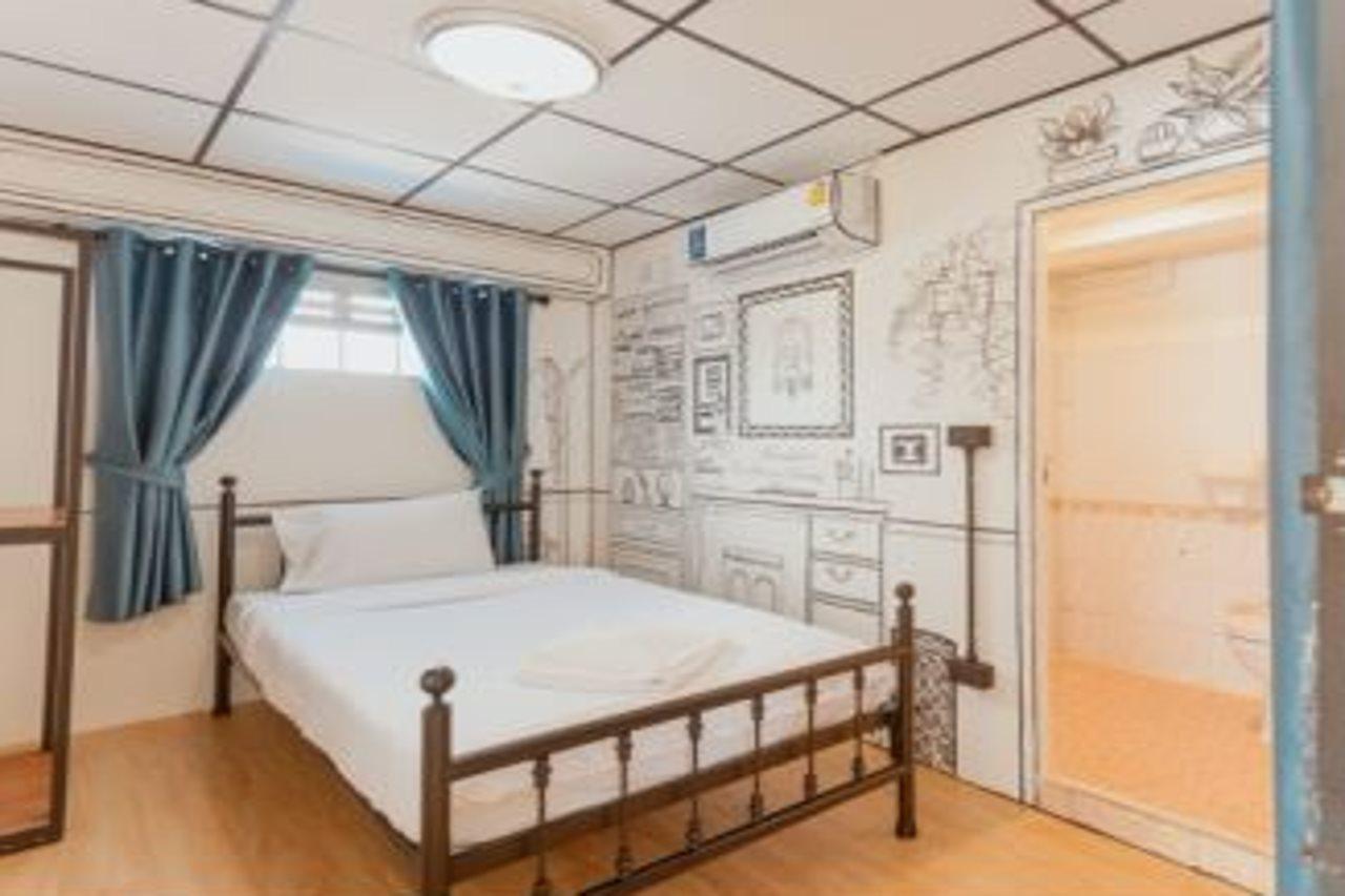 Roomquest Chiang Mai Tha Phae Екстериор снимка