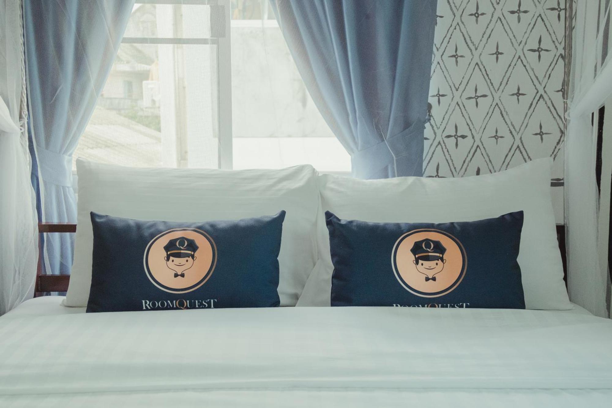 Roomquest Chiang Mai Tha Phae Екстериор снимка